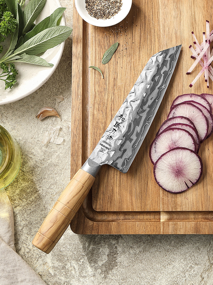 HEZHEN Versatile 9‑Layer Damascus Santoku – 3‑Virtue Blade with Olive Wood Handle