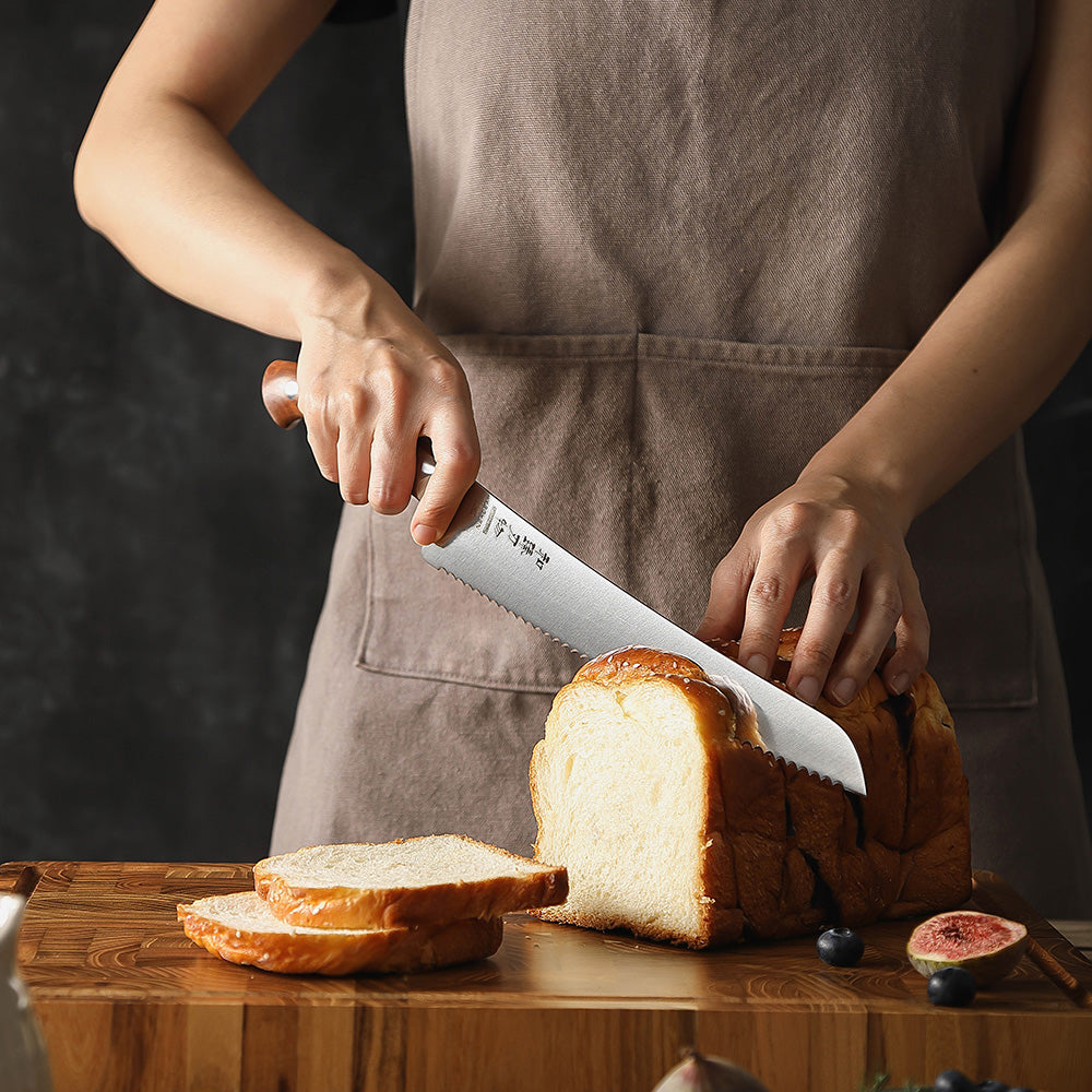 HEZHEN 10.6 Inches German Stainless Steel Bread Knife Ergonomic & Rust Resistant for Home Kitchen