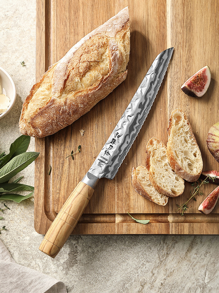 HEZHEN Serrated 9‑Layer Damascus 8.1'Bread Knife – 12Cr18MoV, Effortless Crust‑Cutting & Crumb Protection